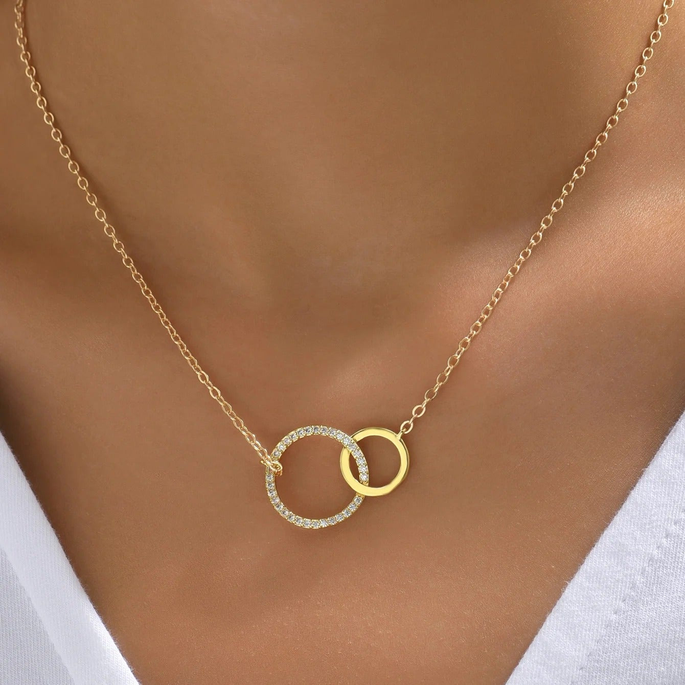 Minimalist Double Circle Pendant Necklace