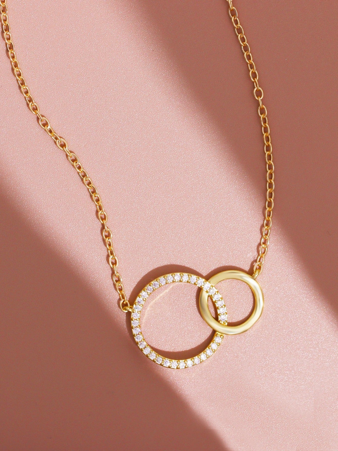 Minimalist Double Circle Pendant Necklace
